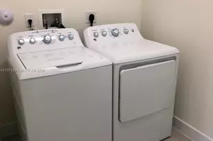 16045 NW 87th Ct, Miami Lakes, FL 33018 - Photo 6