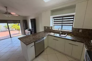 8886 SW 6th St, Miami, FL 33174 - Photo 6