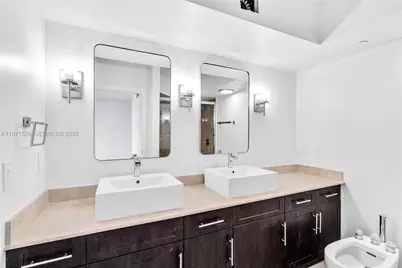 5900 Collins Ave #1906, Miami Beach, FL 33140 - Photo 8