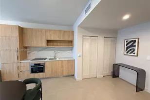 11 NE 6th, Miami, FL 33132 - Photo 4