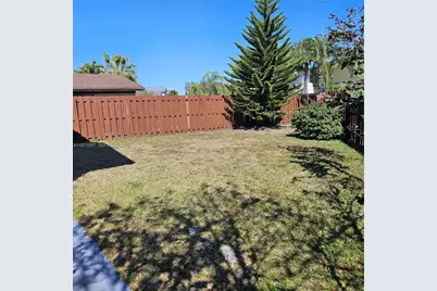 914 NW 106th Ave Cir #914, Miami, FL 33172 - Photo 8