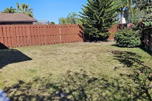 914 NW 106th Ave Cir, Miami, FL 33172 - Photo 8