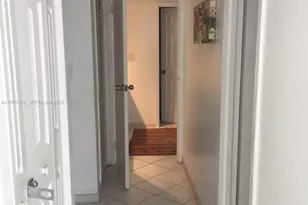 100 Bayview Dr, Sunny Isles Beach, FL 33160 - Photo 32