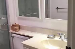 100 Bayview Dr, Sunny Isles Beach, FL 33160 - Photo 30