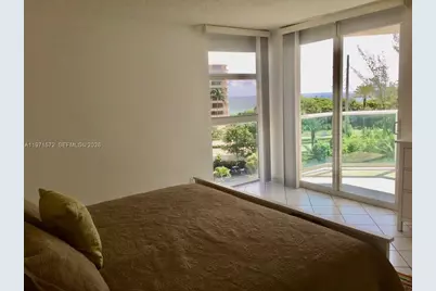 100 Bayview Dr #516, Sunny Isles Beach, FL 33160 - Photo 36