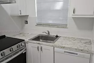 5660 SW 78th St, Miami, FL 33143 - Photo 10