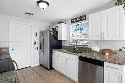 1526 SE Port St Lucie Blvd, Port Saint Lucie, FL 34952 - Photo 12