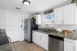 1526 SE Port St Lucie Blvd, Port Saint Lucie, FL 34952 - Photo 12