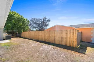 1526 SE Port St Lucie Blvd, Port Saint Lucie, FL 34952 - Photo 32
