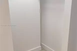 540 Brickell Key Dr, Miami, FL 33131 - Photo 18