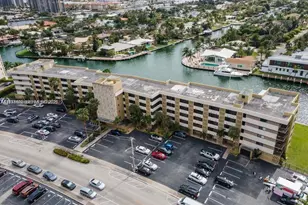 301 Golden Isles Dr, Hallandale Beach, FL 33009 - Photo 1