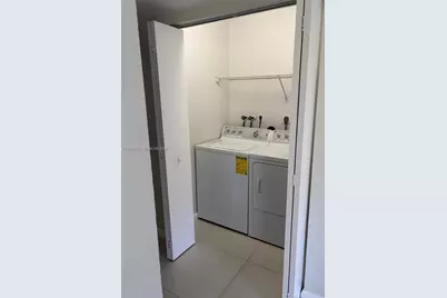 35 NE 13th St #1-2, Fort Lauderdale, FL 33304 - Photo 12