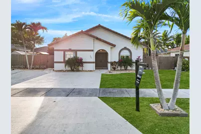 704 SE 14th Pl, Homestead, FL 33033 - Photo 4