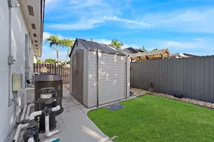 704 SE 14th Pl, Homestead, FL 33033 - Photo 34