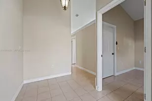 704 SE 14th Pl, Homestead, FL 33033 - Photo 12