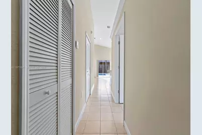 704 SE 14th Pl, Homestead, FL 33033 - Photo 12