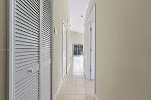 704 SE 14th Pl, Homestead, FL 33033 - Photo 12