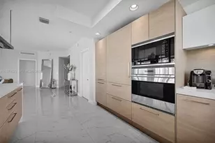 17111 Biscayne Blvd, North Miami Beach, FL 33160 - Photo 16