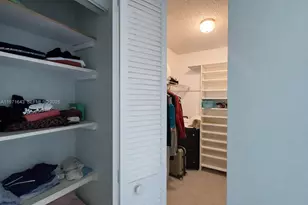 950 NE 199th St, Miami, FL 33179 - Photo 14