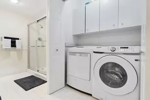 20191 E Country Club Dr, Aventura, FL 33180 - Photo 22