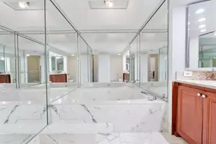 20191 E Country Club Dr, Aventura, FL 33180 - Photo 16