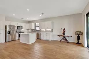 727 S E Boboli Way, Port Saint Lucie, FL 34984 - Photo 8