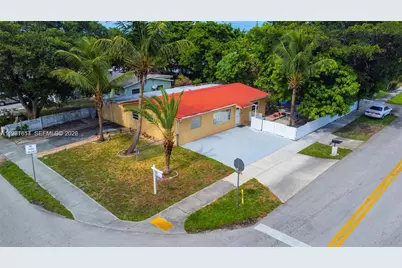 11 NE 21st St, Pompano Beach, FL 33060 - Photo 1