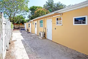 11 NE 21st St, Pompano Beach, FL 33060 - Photo 16