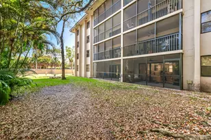 601 Ives Dairy Rd, Miami, FL 33179 - Photo 8