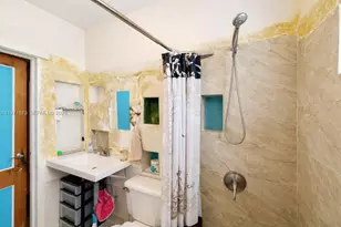 428 SW 9th St, Miami, FL 33130 - Photo 8