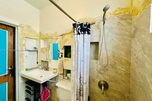 428 SW 9th St, Miami, FL 33130 - Photo 8