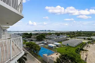 7601 E Treasure Dr, North Bay Village, FL 33141 - Photo 38