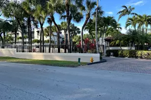 9001 SW 94, Miami, FL 33176 - Photo 14