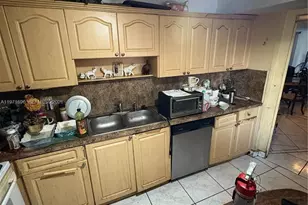 1401 NE 191st St, Miami, FL 33179 - Photo 1