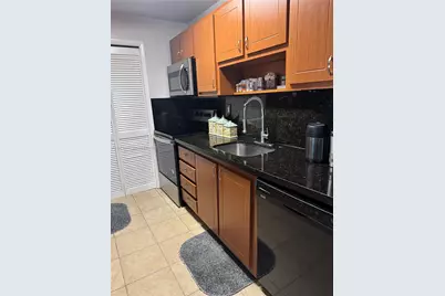 200 Lakeview Dr #313, Weston, FL 33326 - Photo 1