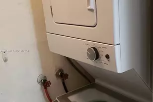 200 Lakeview Dr, Weston, FL 33326 - Photo 18