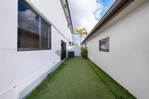 1140 SW 85th Ct, Miami, FL 33144 - Photo 32