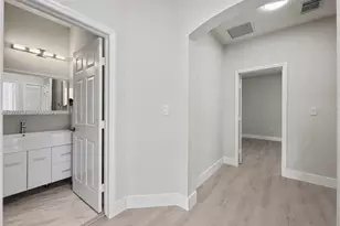 7876 NW 109th Path, Doral, FL 33178 - Photo 26