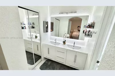 7876 NW 109th Path, Doral, FL 33178 - Photo 18