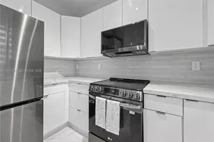 7876 NW 109th Path, Doral, FL 33178 - Photo 10