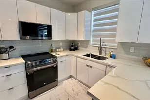 7876 NW 109th Path, Doral, FL 33178 - Photo 4