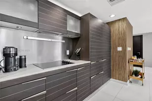 200 Biscayne Blvd Way, Miami, FL 33131 - Photo 10