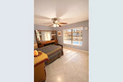 11827 NW 39th St, Sunrise, FL 33323 - Photo 22