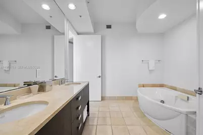 18201 Collins Ave #4709, Sunny Isles Beach, FL 33160 - Photo 12