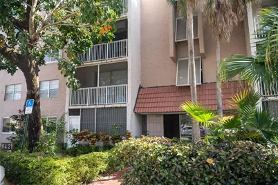 8421 NW 8th St #203, Miami, FL 33126 - Photo 32