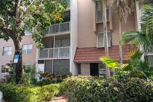 8421 NW 8th St, Miami, FL 33126 - Photo 32