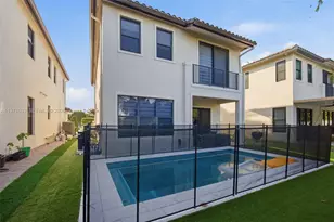 9909 W 32nd Ln, Hialeah, FL 33018 - Photo 6