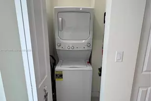 8001 NW 41st St, Doral, FL 33168 - Photo 10