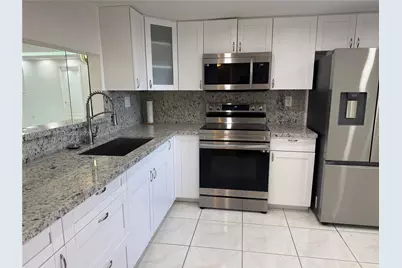 1101 Colony Point Cir #102, Pembroke Pines, FL 33026 - Photo 2