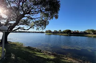 1101 Colony Point Cir, Pembroke Pines, FL 33026 - Photo 32